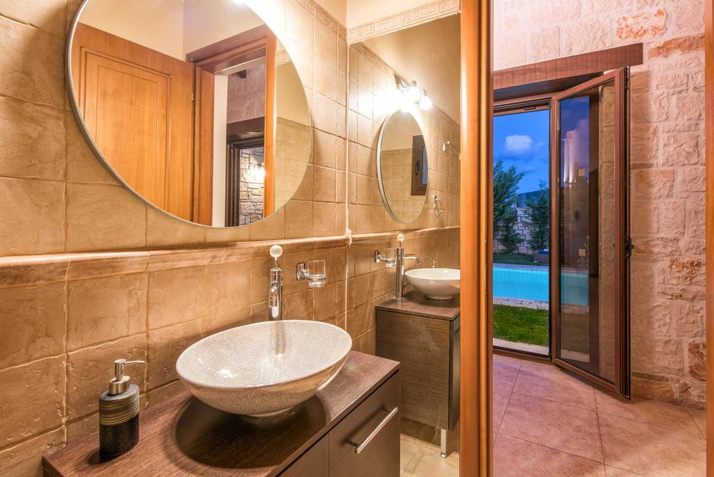 Astarte - Kyveli Luxurious Private Gaitani